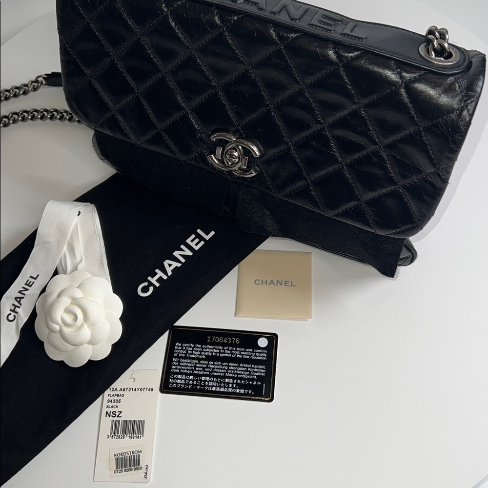 ❤️NWT CHANEL CC FLAP BAG IN BLACK AGED CALFSKIN LEATHER W/ RUTHENIUM HARDWARE - Picture 16 of 17